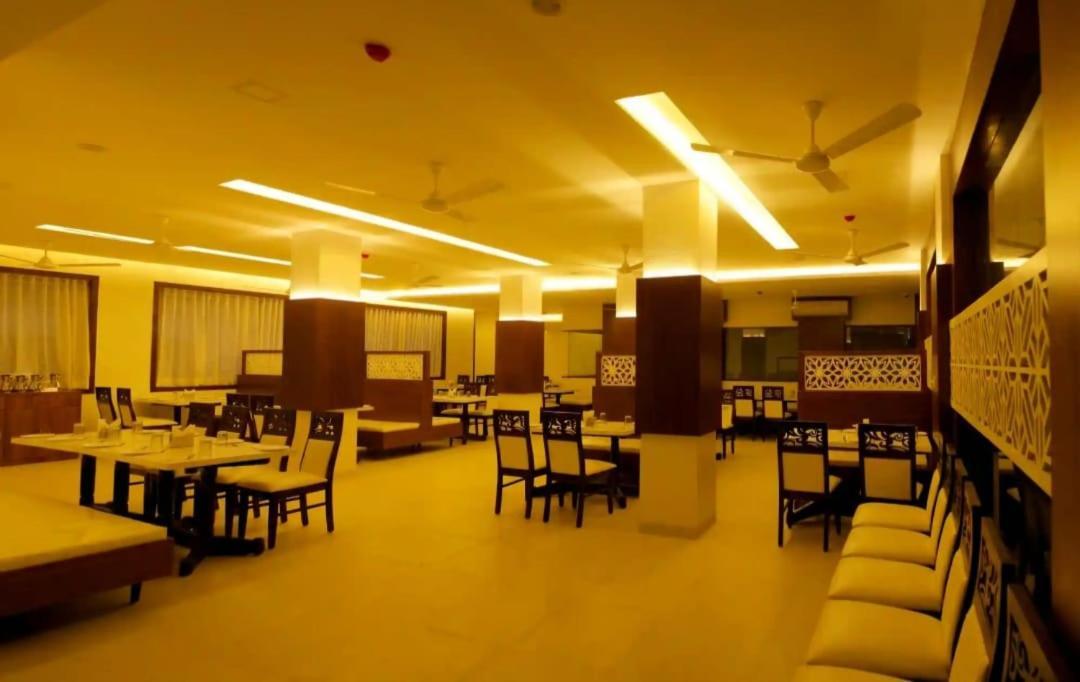 Hotel Raviraj, Chhatrapati Sambhaji Nagar أورانغاباد المظهر الخارجي الصورة