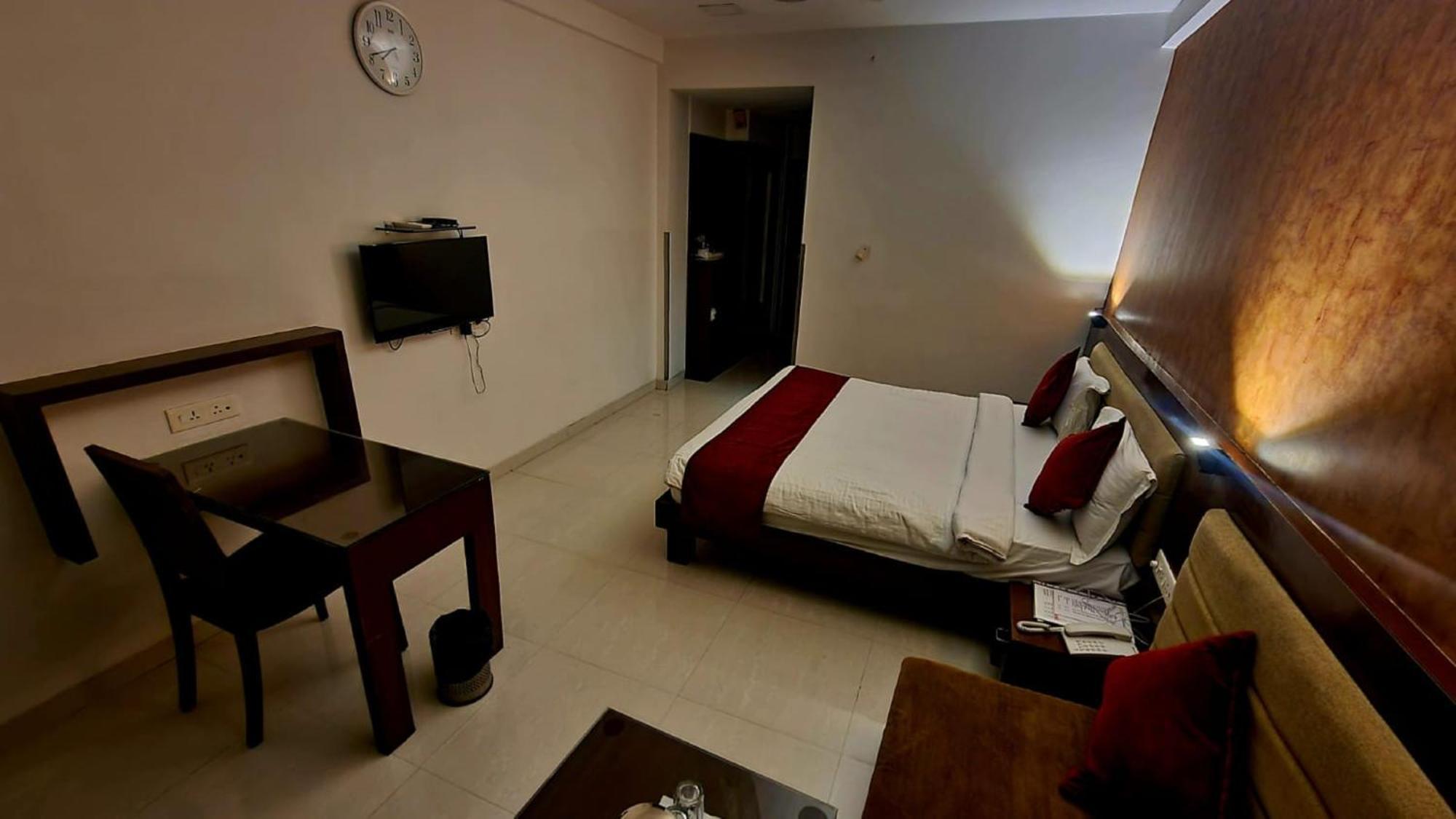 Hotel Raviraj, Chhatrapati Sambhaji Nagar أورانغاباد المظهر الخارجي الصورة