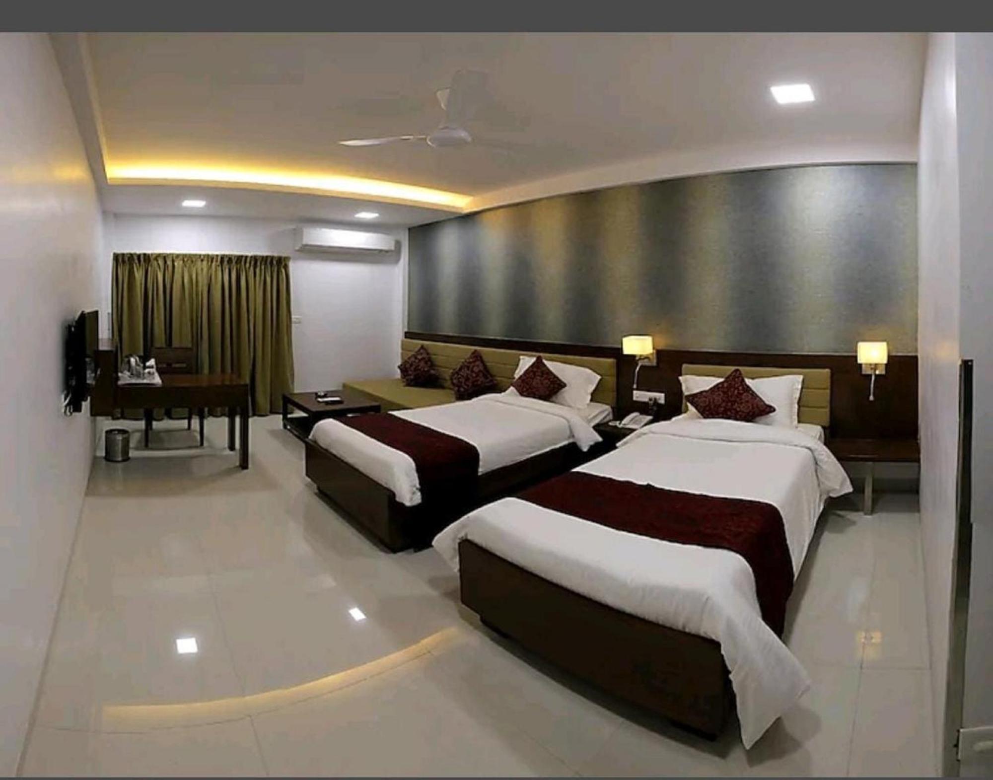 Hotel Raviraj, Chhatrapati Sambhaji Nagar أورانغاباد المظهر الخارجي الصورة