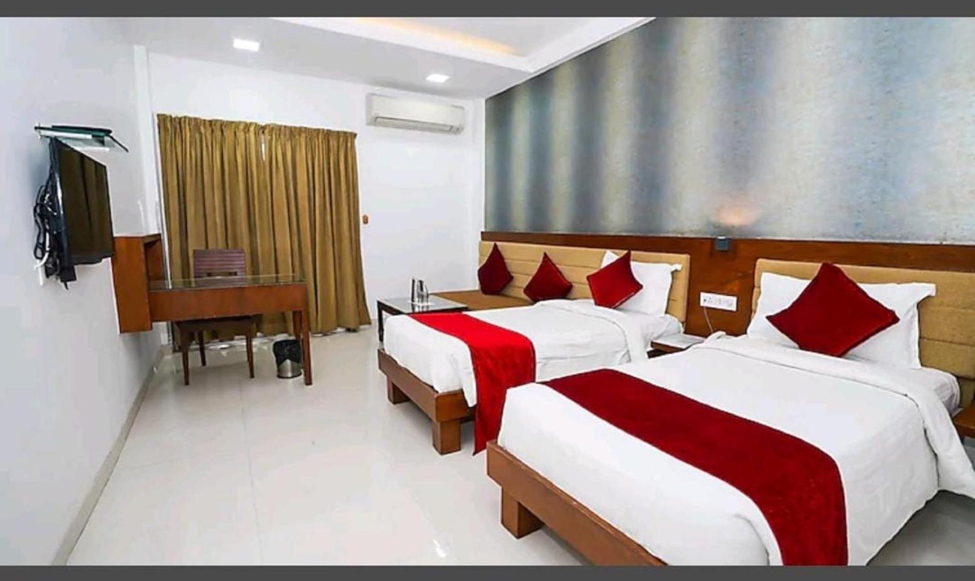 Hotel Raviraj, Chhatrapati Sambhaji Nagar أورانغاباد المظهر الخارجي الصورة