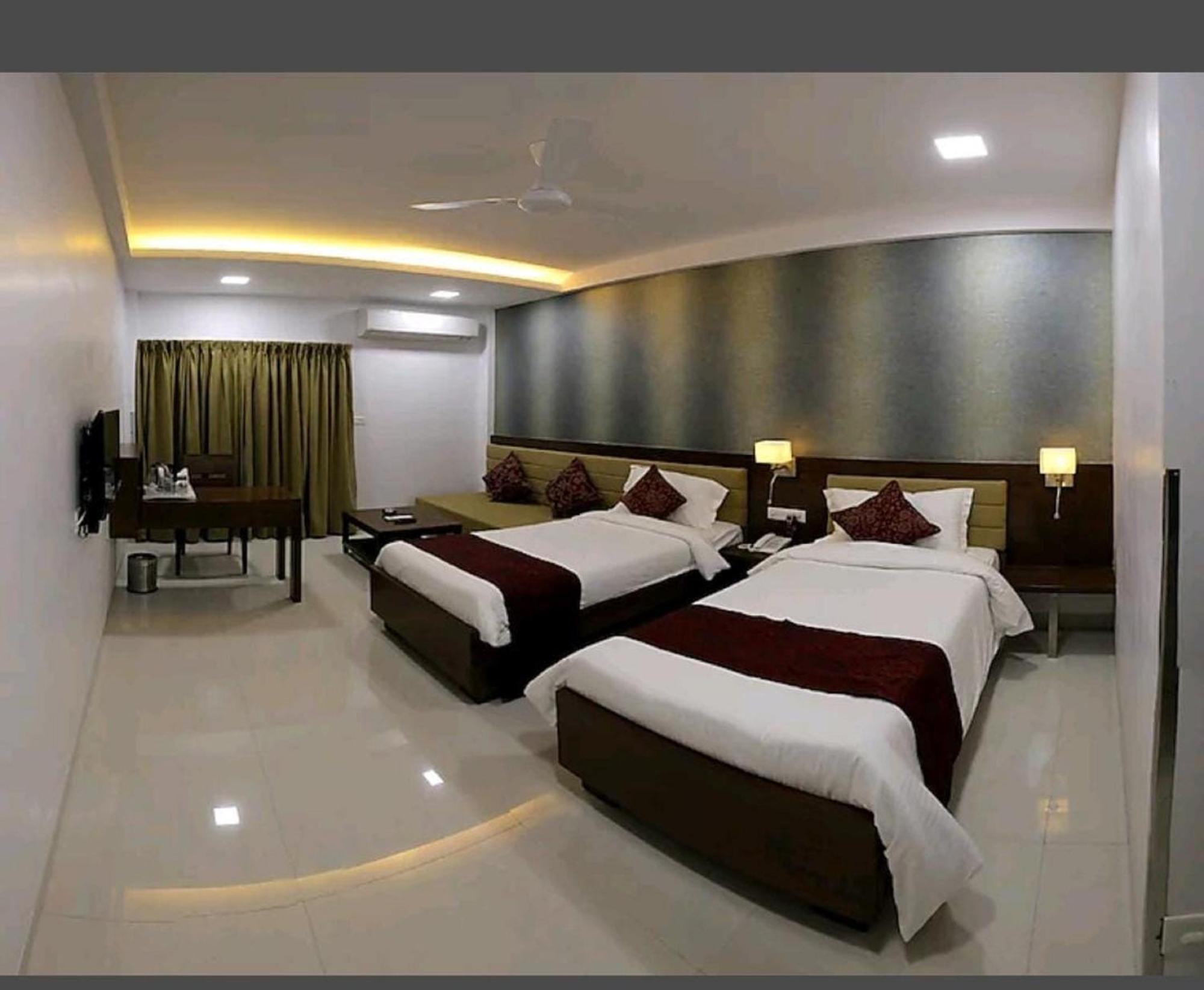 Hotel Raviraj, Chhatrapati Sambhaji Nagar أورانغاباد المظهر الخارجي الصورة